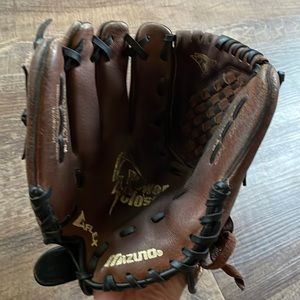 LEFT HANDED Mizuno BaseballGlove